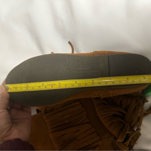 Minnetonka Brown Fringe Moccasin Boots - Picture 10 of 16